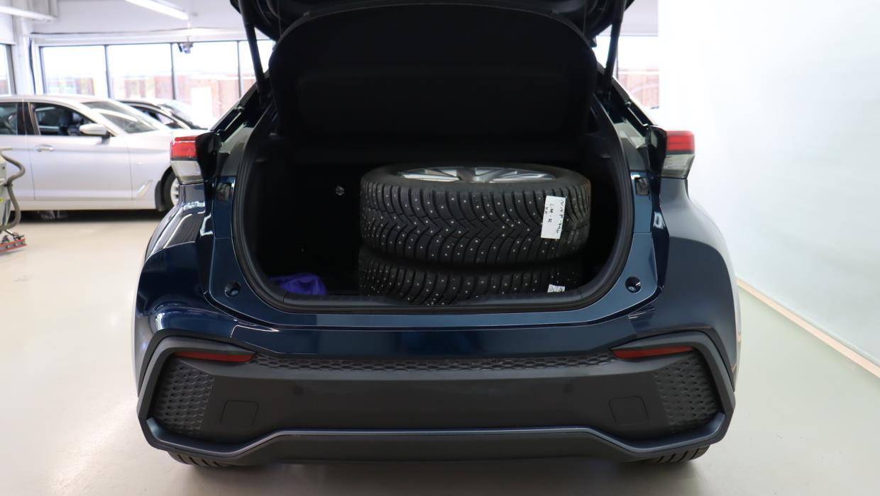 TOYOTA C-HR 2024