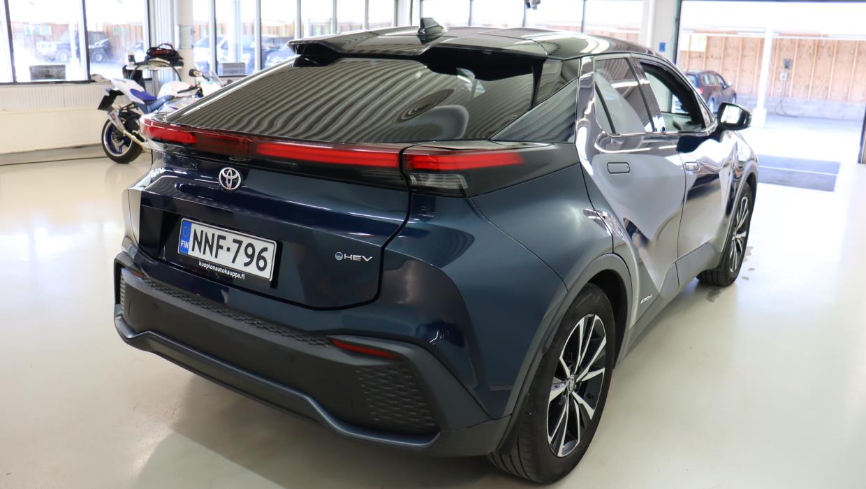 TOYOTA C-HR 2024