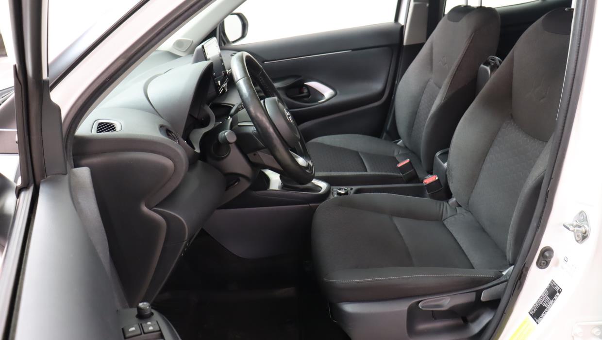 TOYOTA Yaris Cross 2024