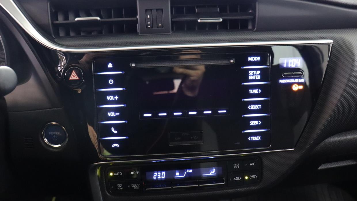 TOYOTA Auris 2017