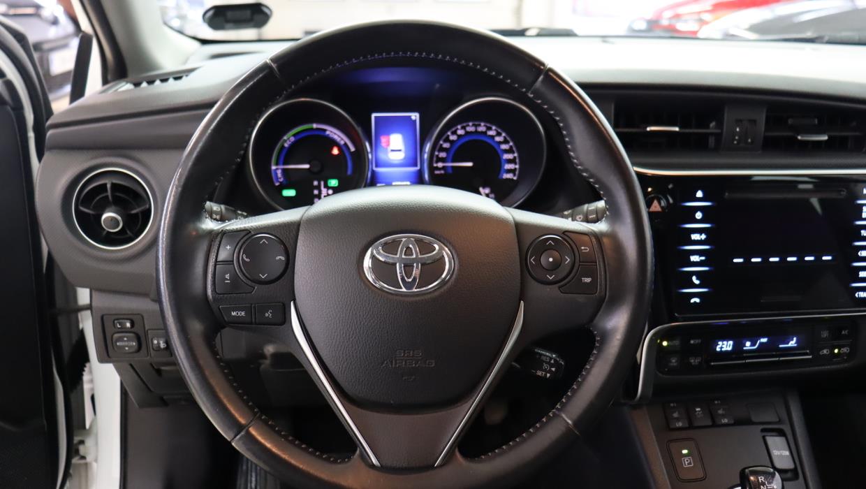 TOYOTA Auris 2017