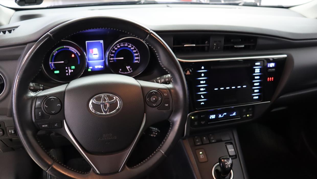 TOYOTA Auris 2017