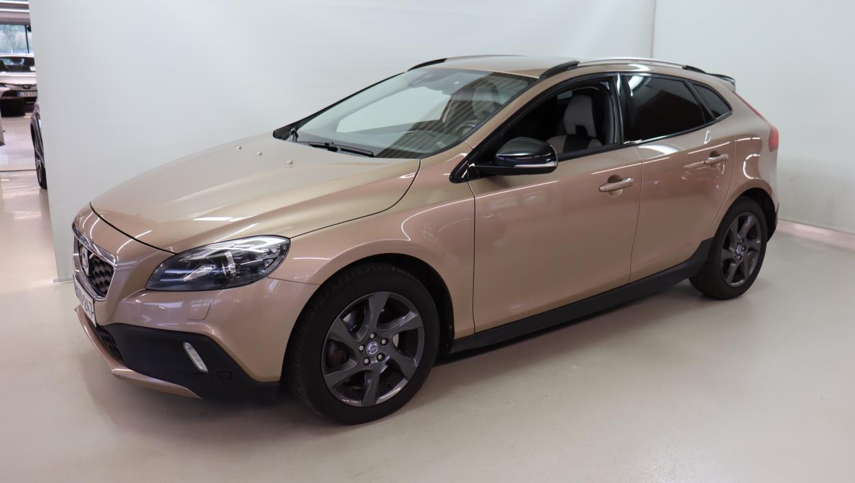 VOLVO V40 Cross Country 2013
