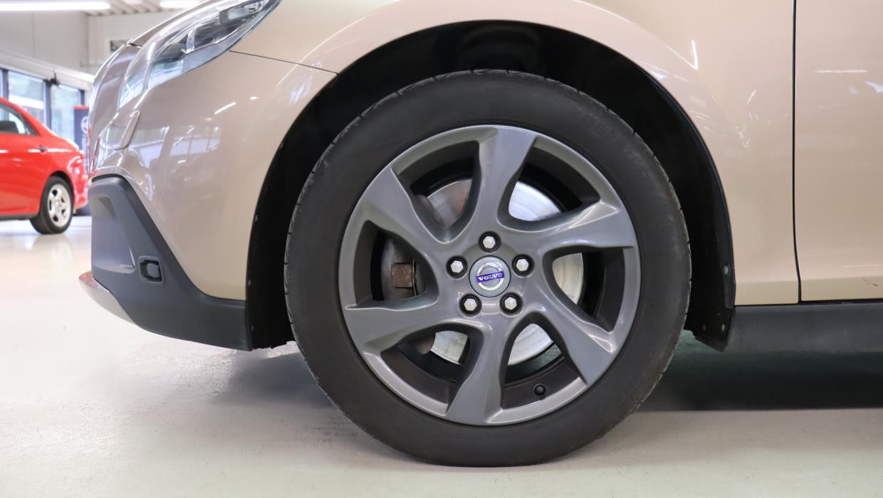 VOLVO V40 Cross Country 2013