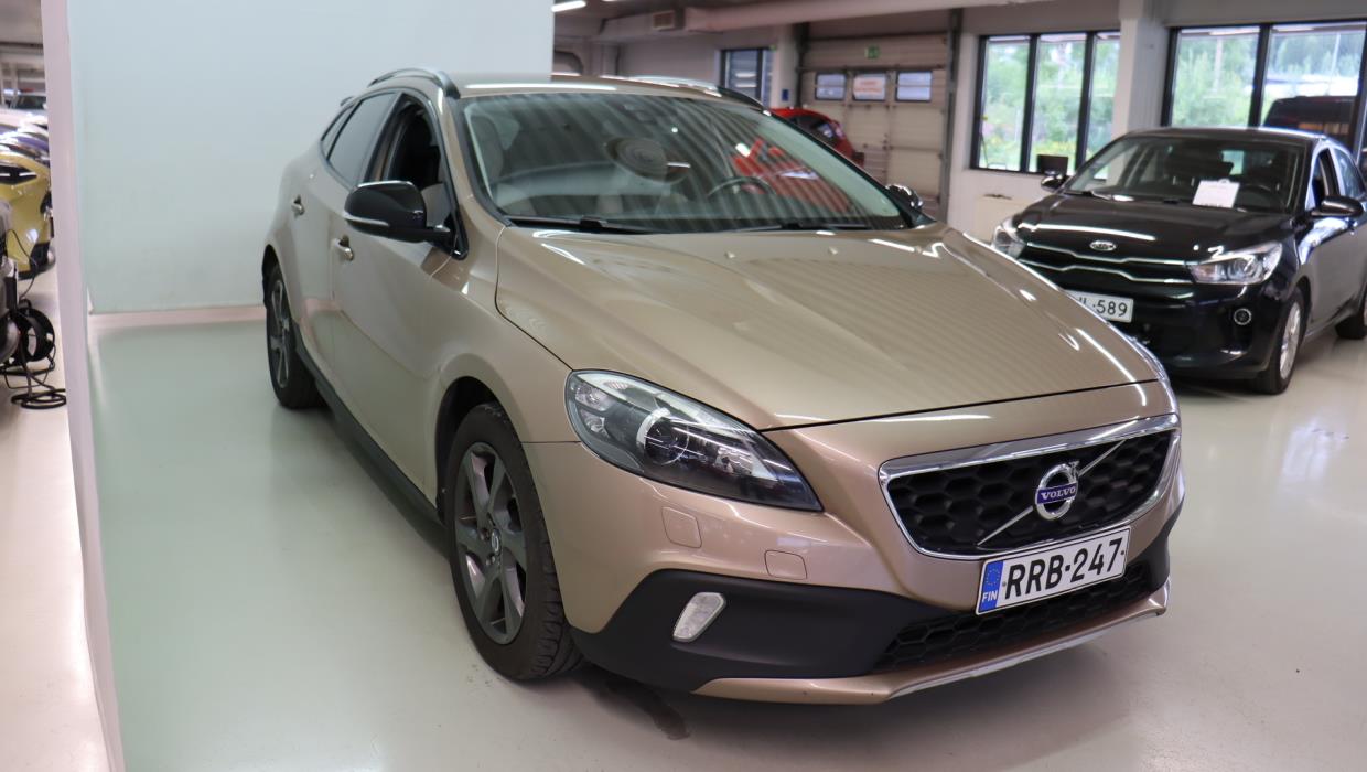 VOLVO V40 Cross Country 2013