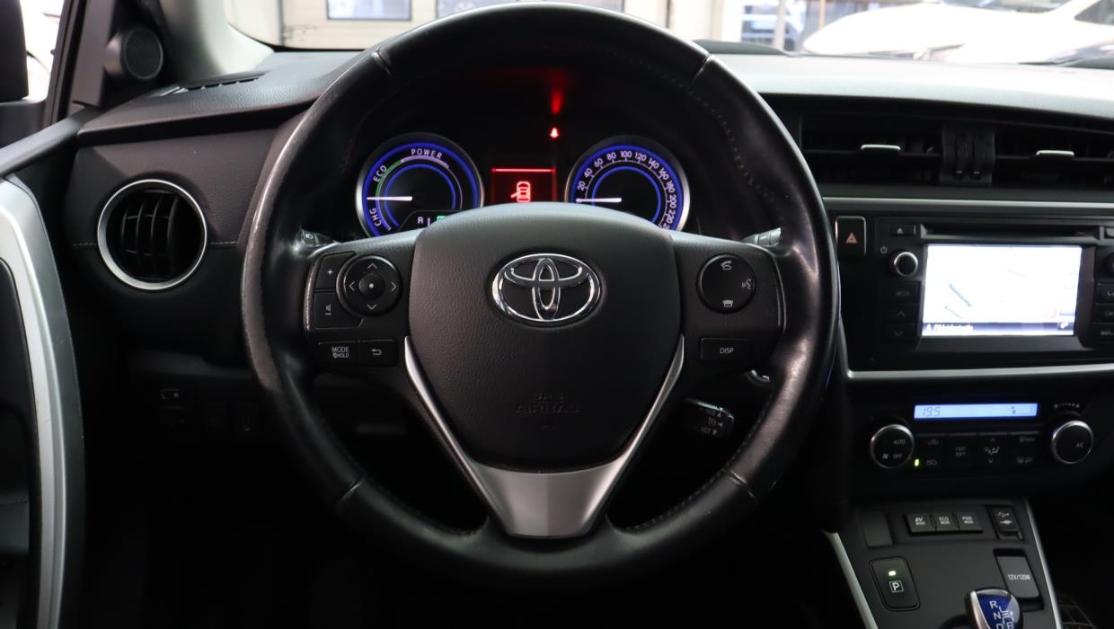 TOYOTA Auris 2014