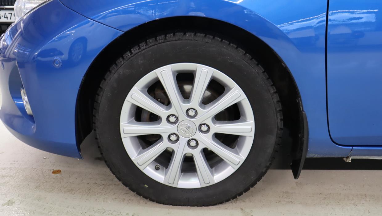 TOYOTA Auris 2014