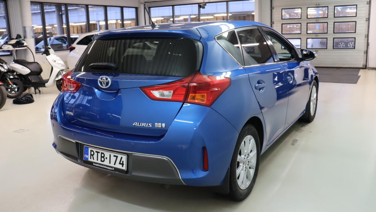 TOYOTA Auris 2014