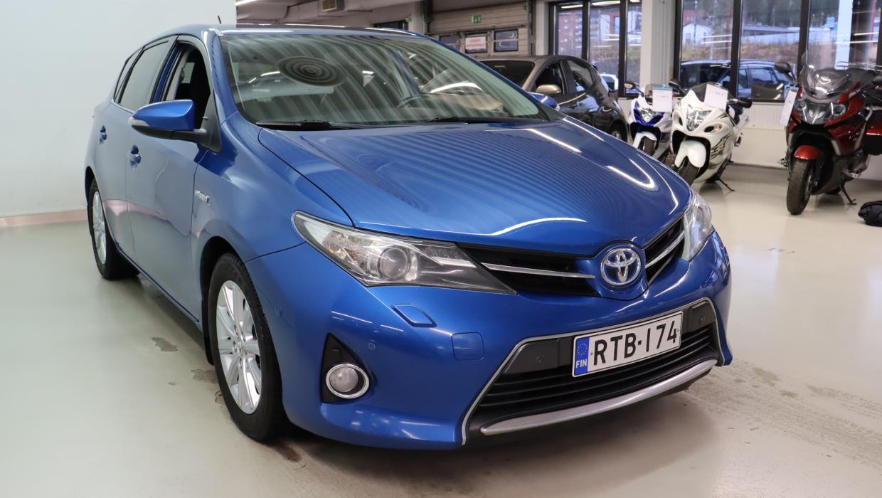TOYOTA Auris 2014
