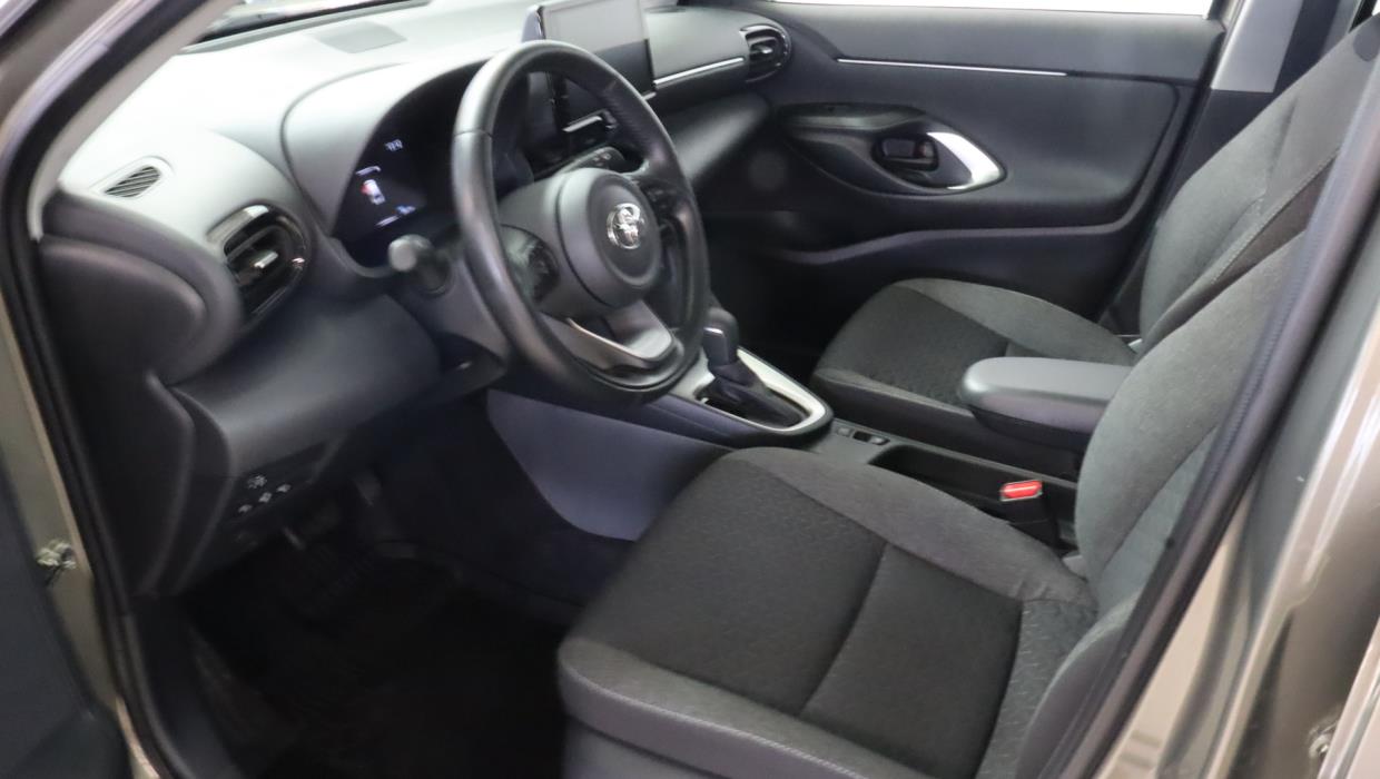 TOYOTA Yaris Cross 2024
