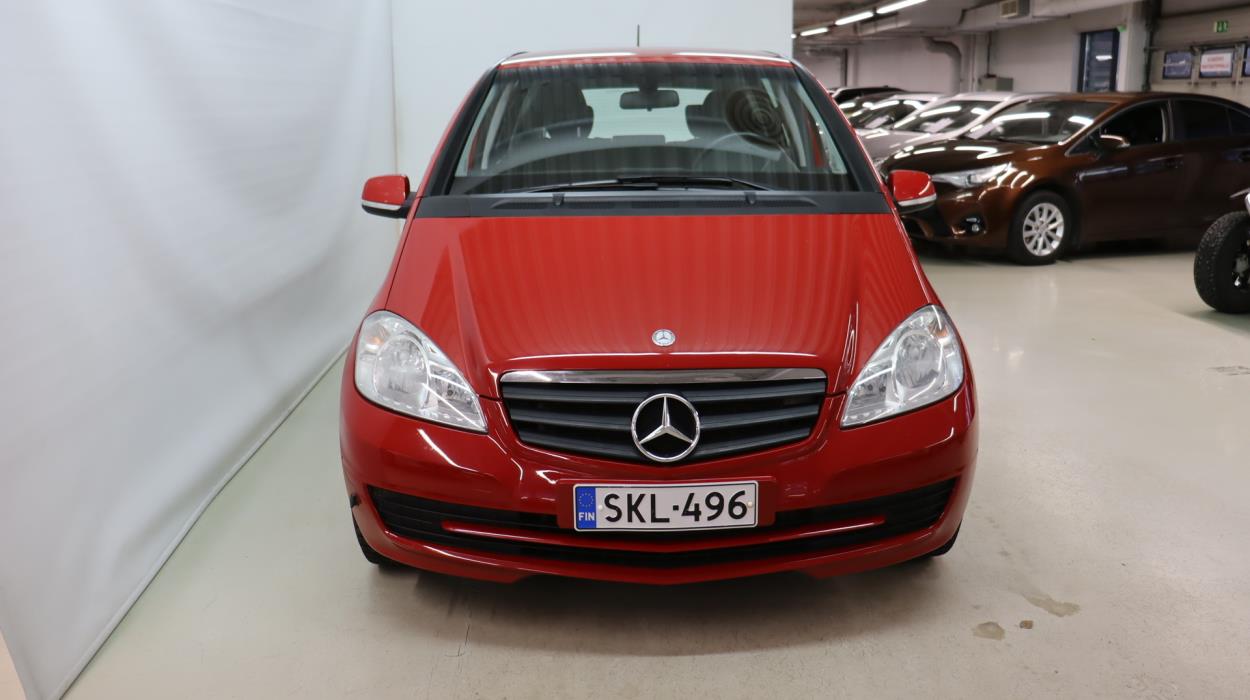 MERCEDES-BENZ A 2011