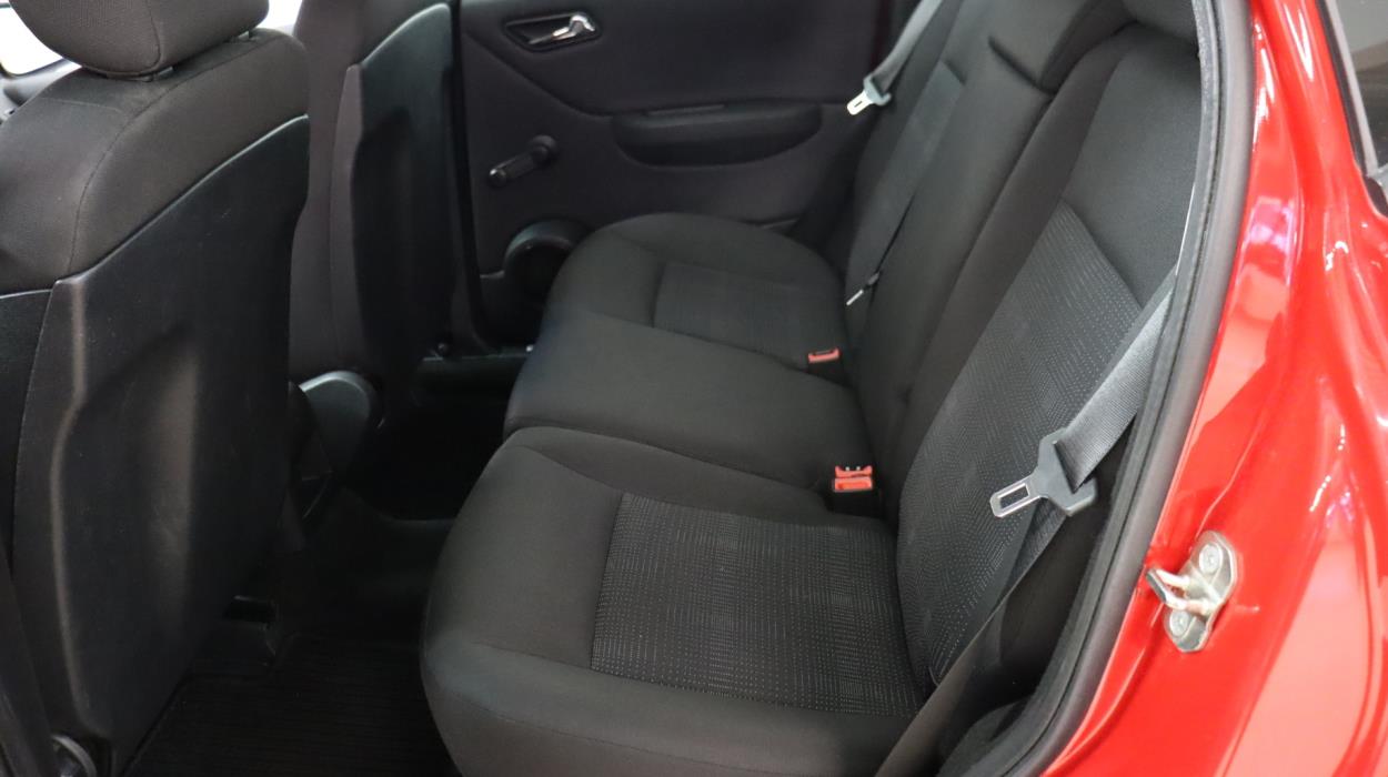 MERCEDES-BENZ A 2011