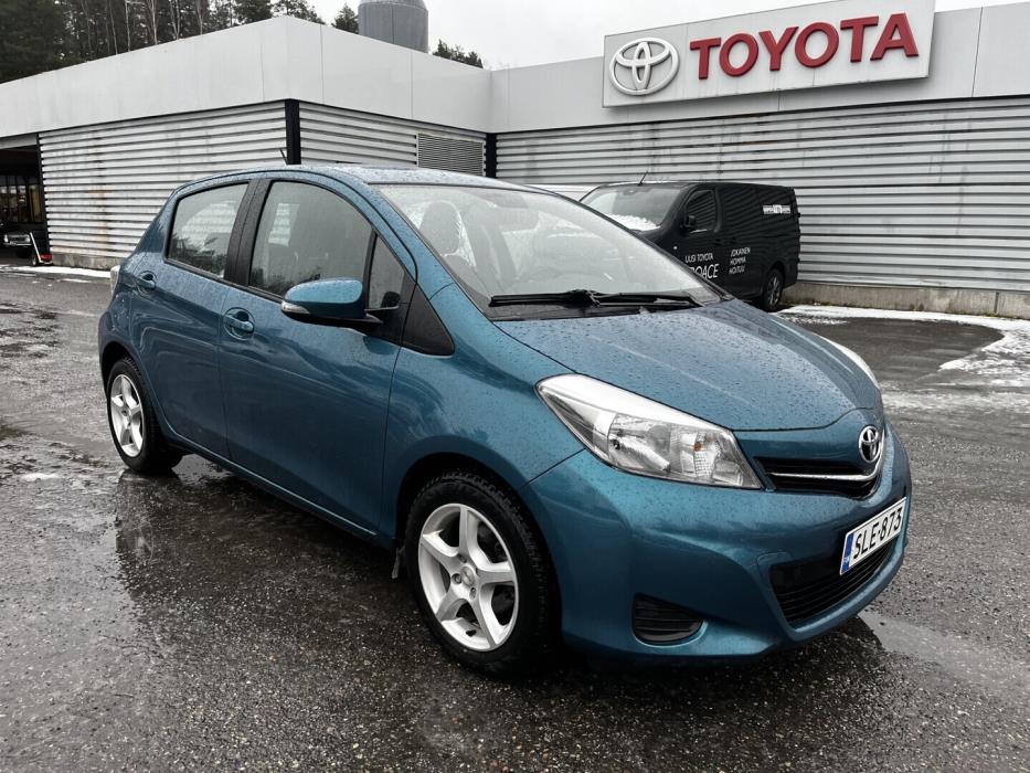 TOYOTA Yaris 2014