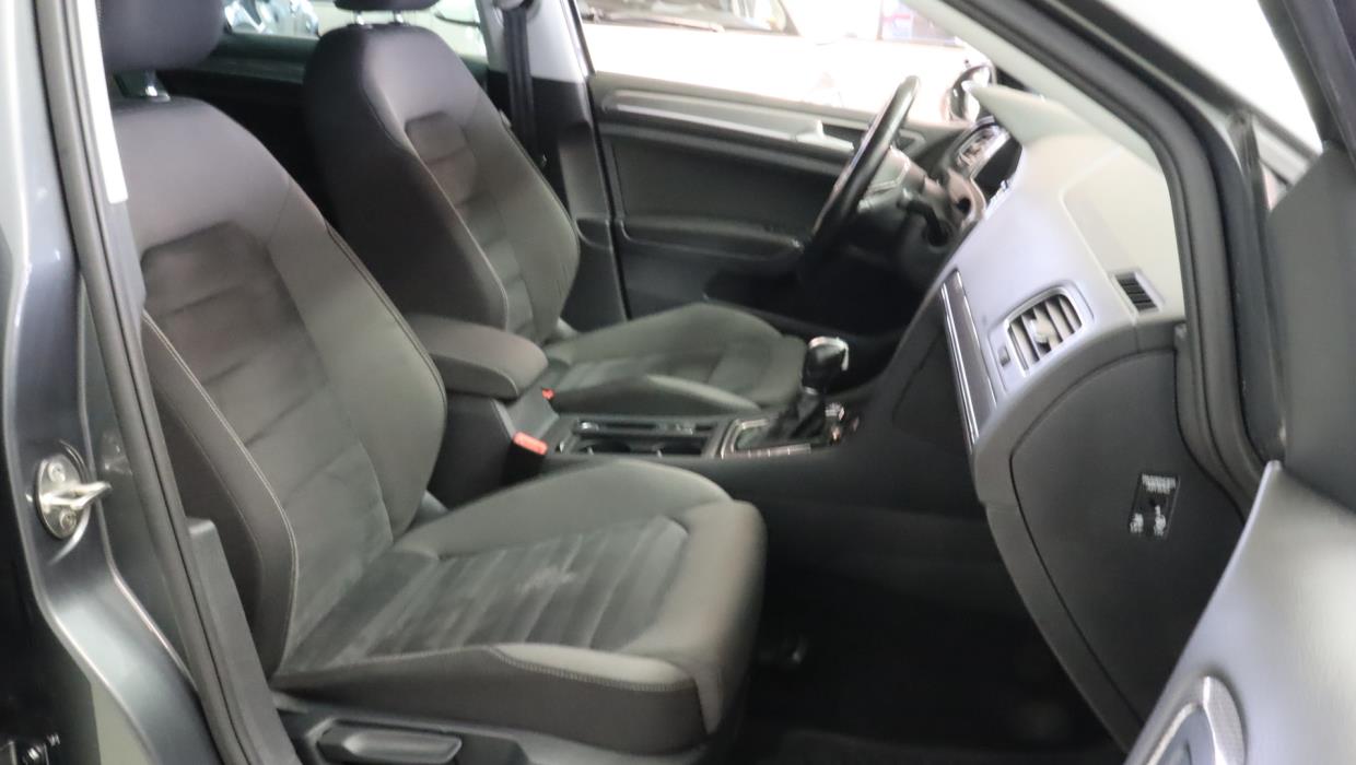 VOLKSWAGEN Golf 2017