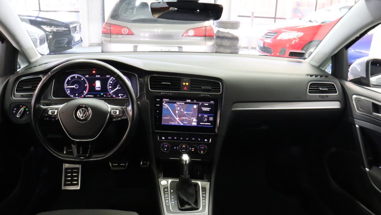 VOLKSWAGEN Golf 2017