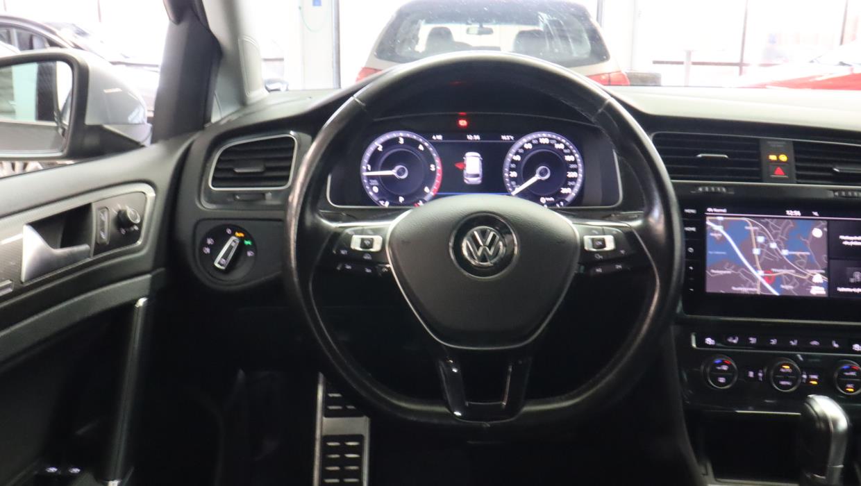 VOLKSWAGEN Golf 2017