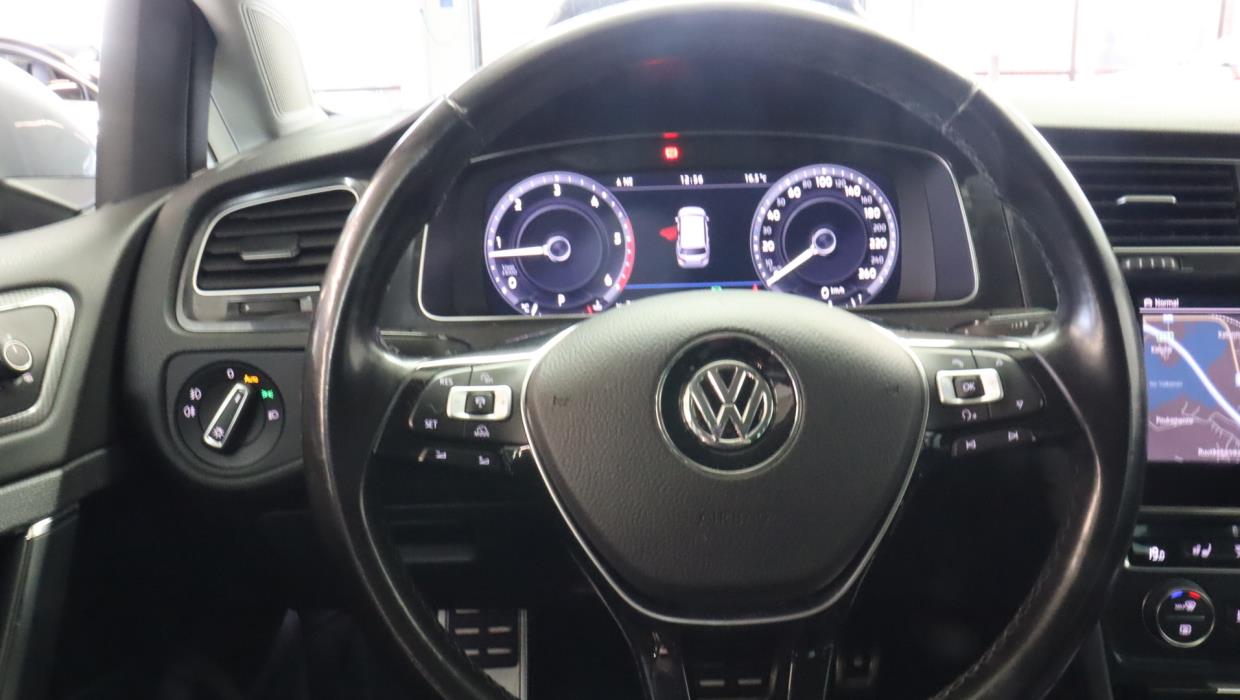 VOLKSWAGEN Golf 2017