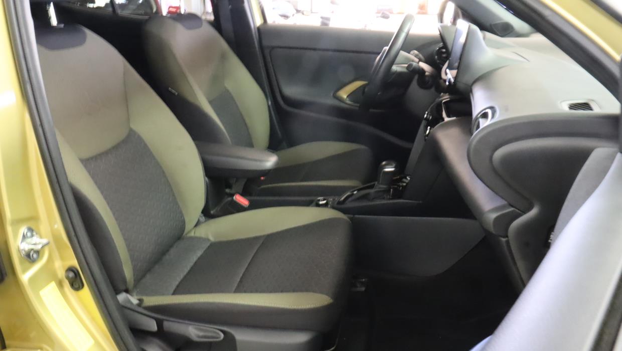 TOYOTA Yaris Cross 2023