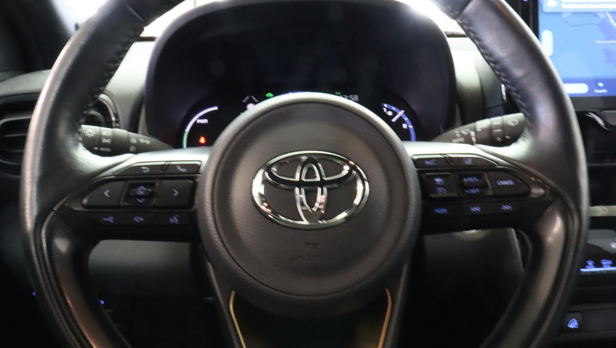 TOYOTA Yaris Cross 2023