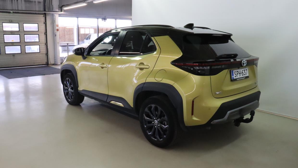 TOYOTA Yaris Cross 2023