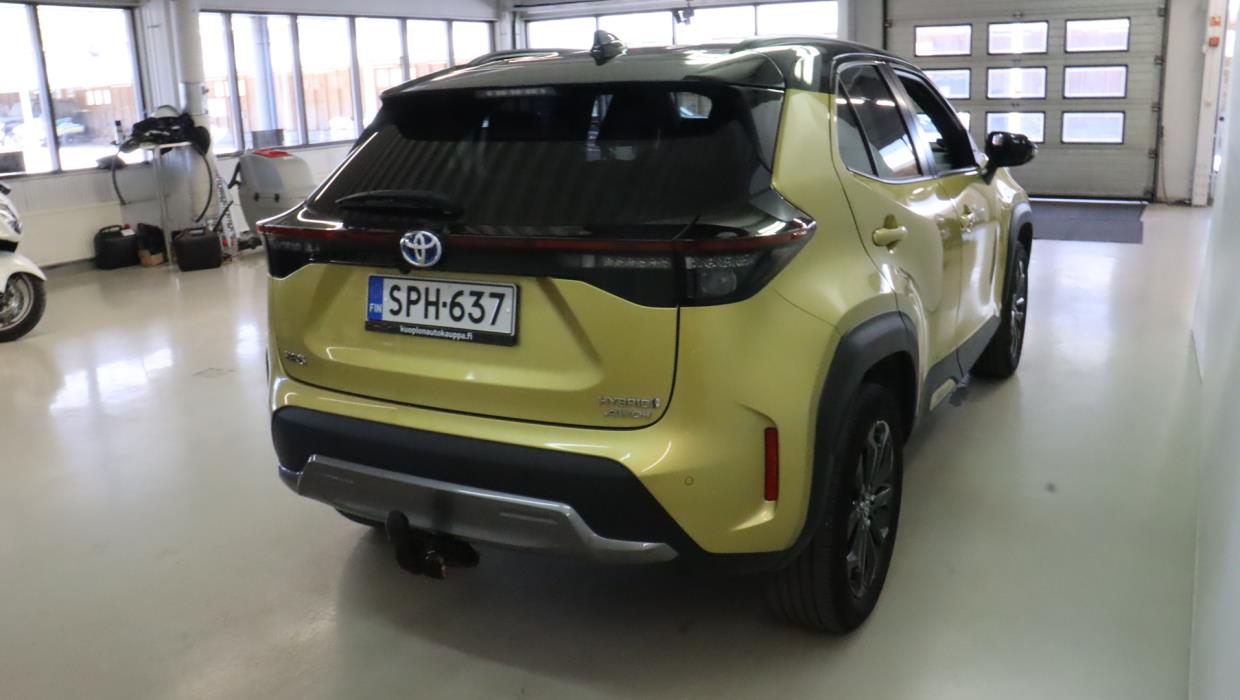 TOYOTA Yaris Cross 2023