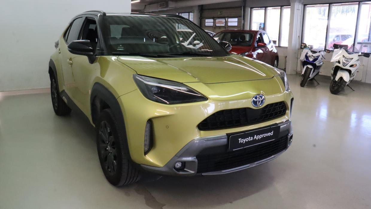TOYOTA Yaris Cross 2023