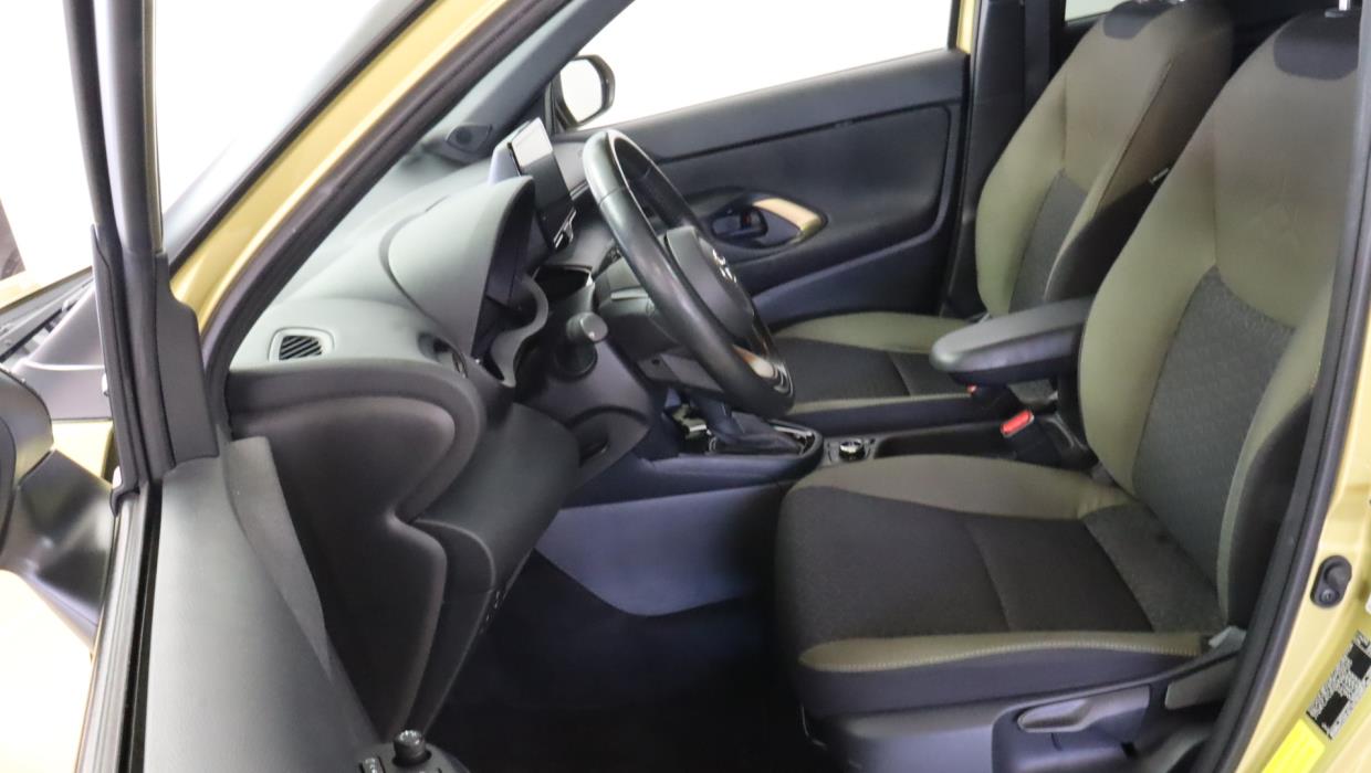 TOYOTA Yaris Cross 2023