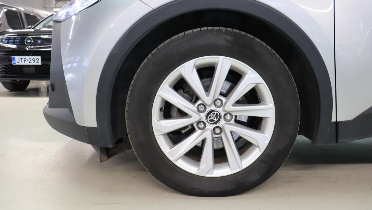 TOYOTA C-HR 2024
