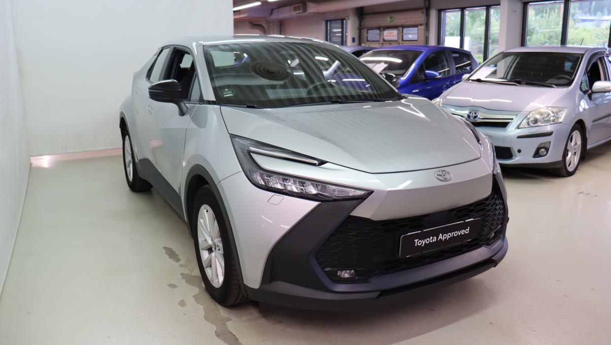 TOYOTA C-HR 2024