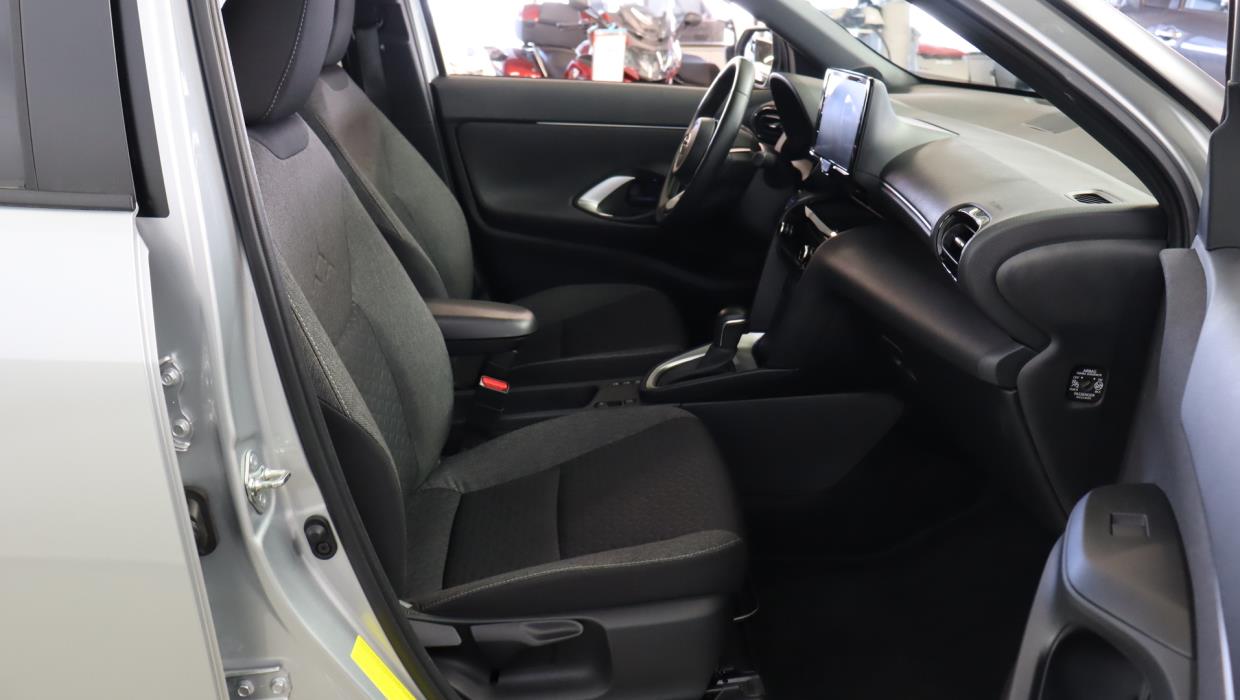 TOYOTA Yaris Cross 2024