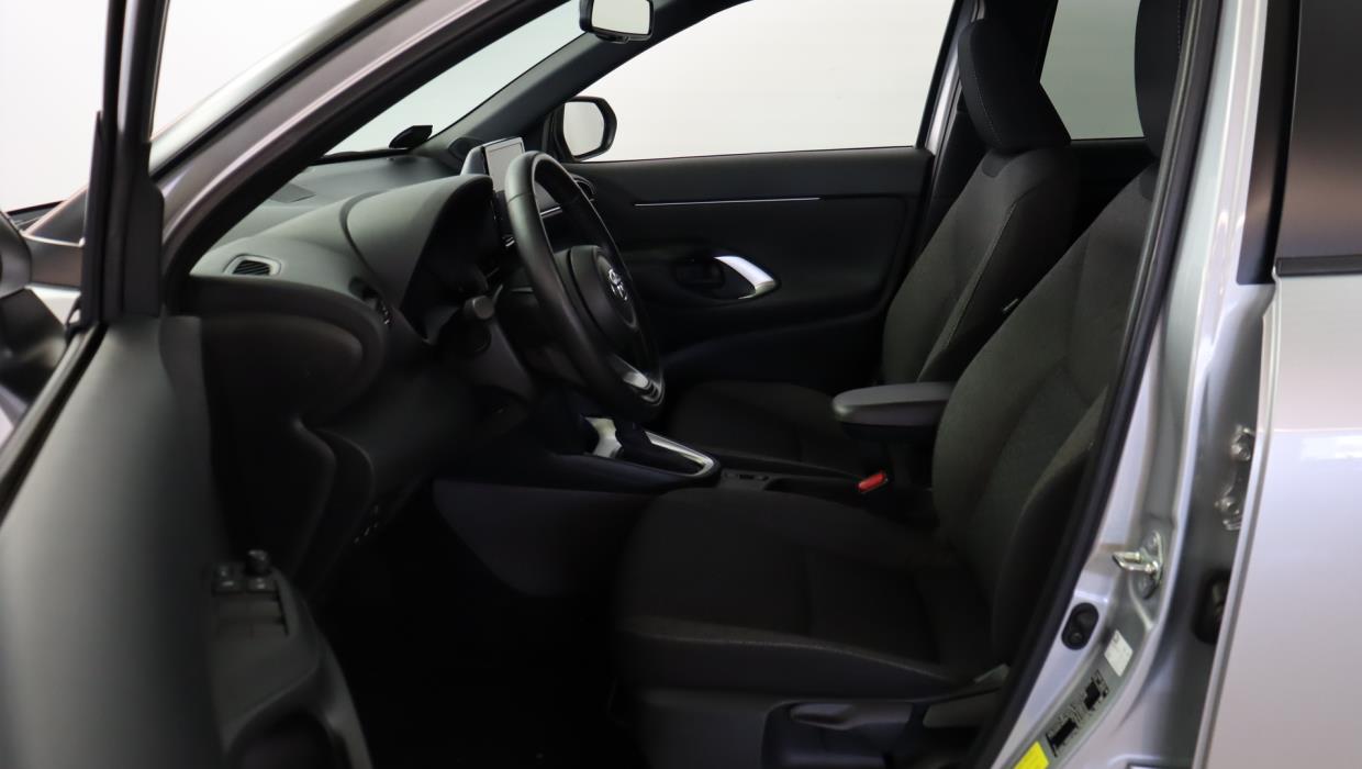 TOYOTA Yaris Cross 2024