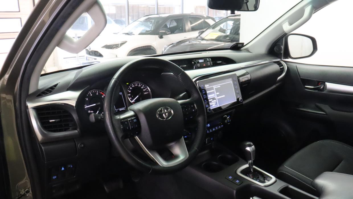 TOYOTA Hilux 2021