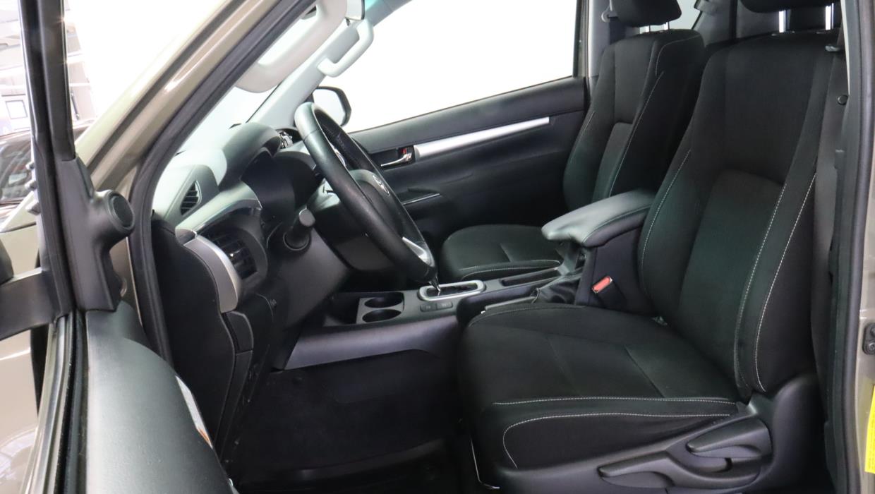 TOYOTA Hilux 2021