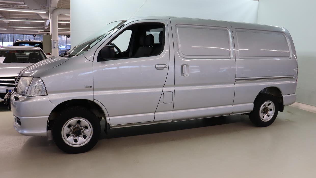 TOYOTA Hiace 2010