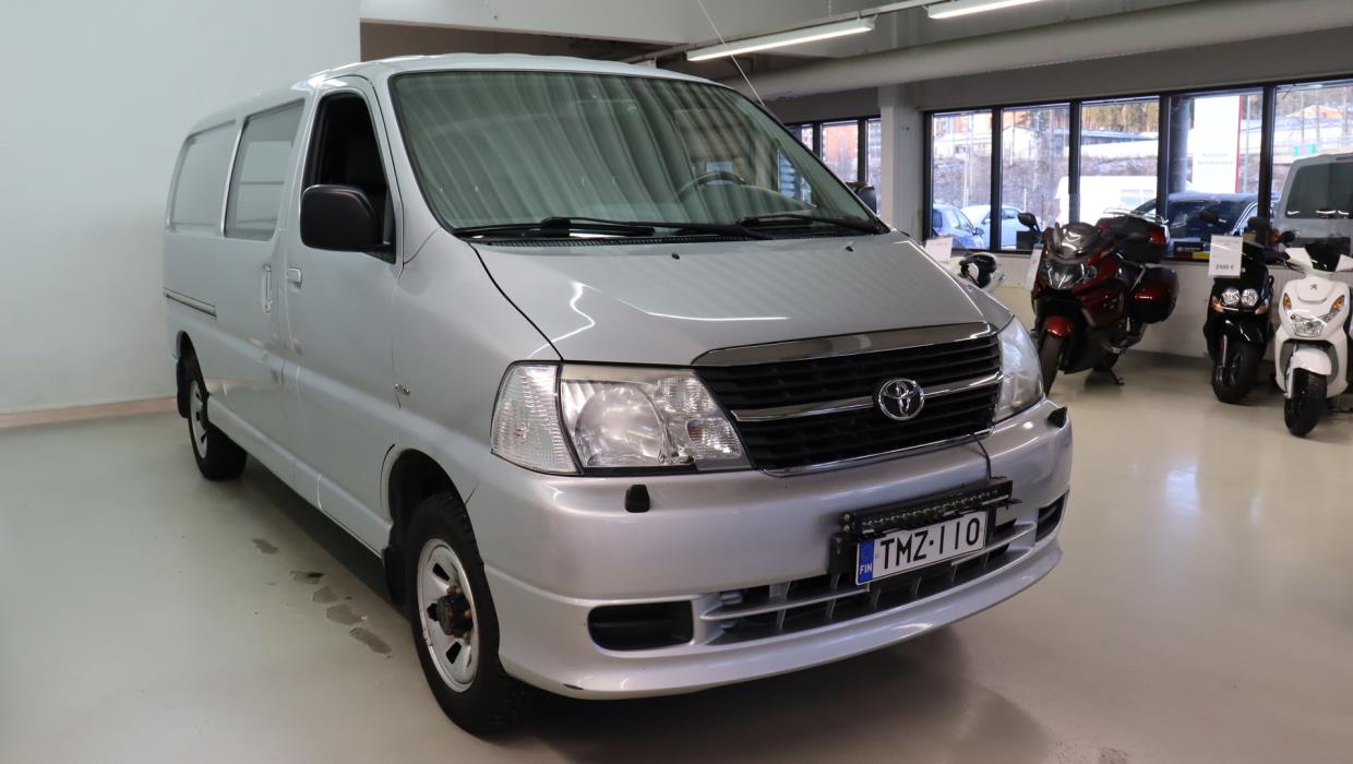 TOYOTA Hiace 2010