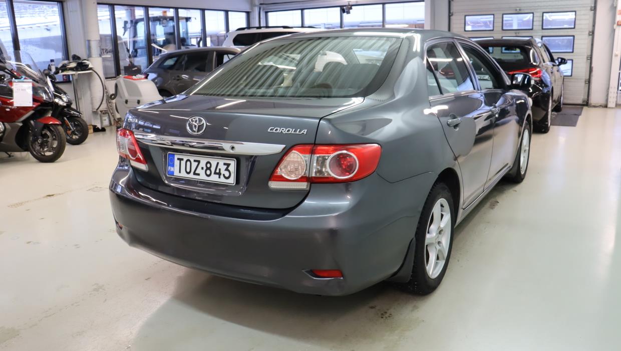 TOYOTA Corolla 2011