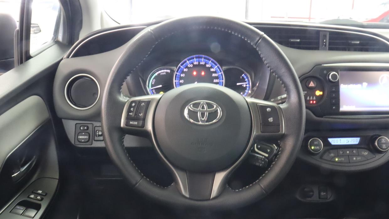 TOYOTA Yaris 2014