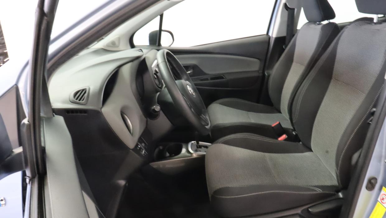 TOYOTA Yaris 2014