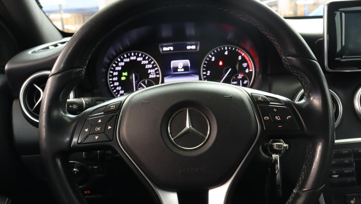 MERCEDES-BENZ A 2014