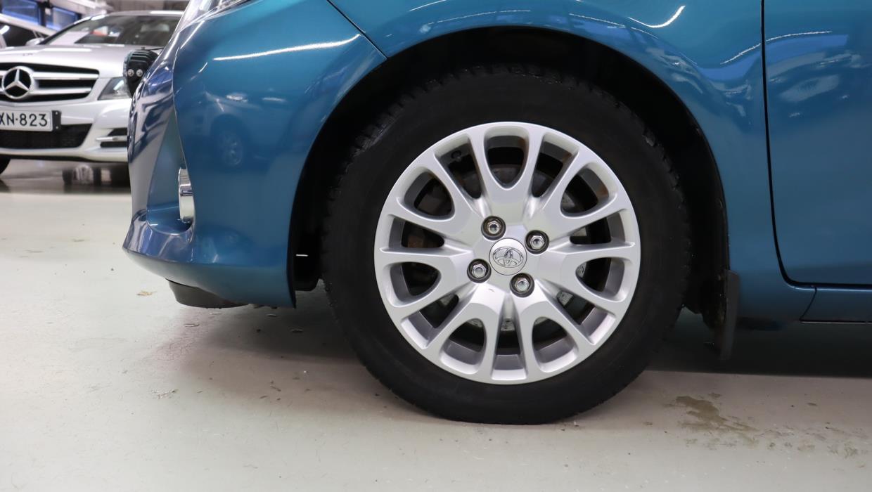 TOYOTA Yaris 2013