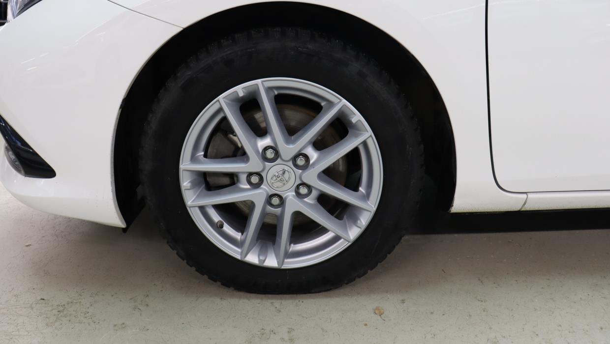 TOYOTA Auris 2017