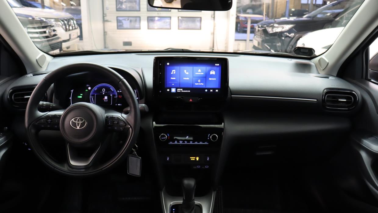 TOYOTA Yaris Cross 2025