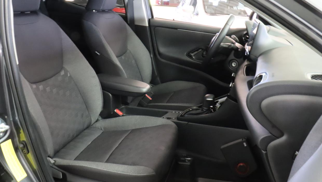 TOYOTA Yaris 2026