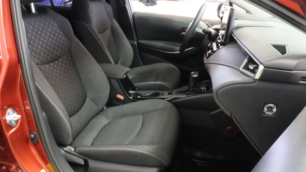 TOYOTA Corolla 2025