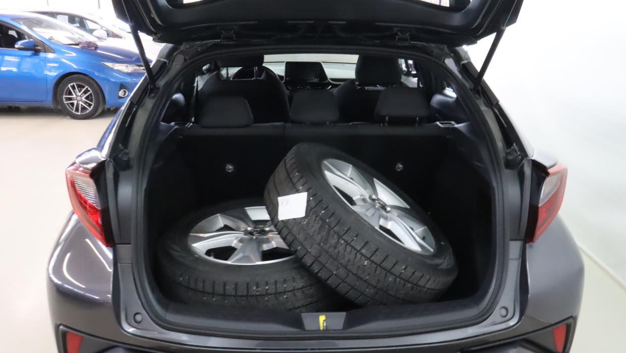 TOYOTA C-HR 2021