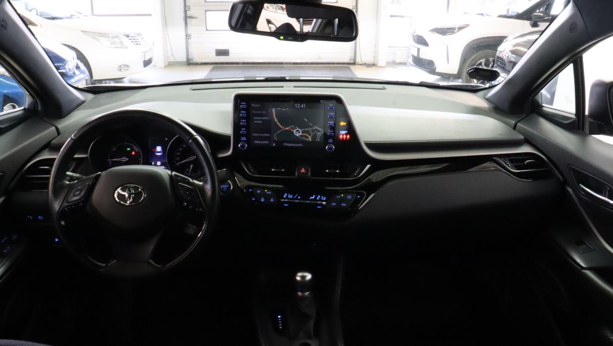 TOYOTA C-HR 2021