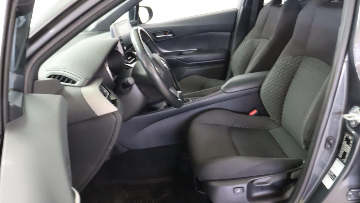 TOYOTA C-HR 2021
