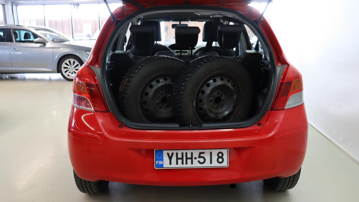 TOYOTA Yaris 2009