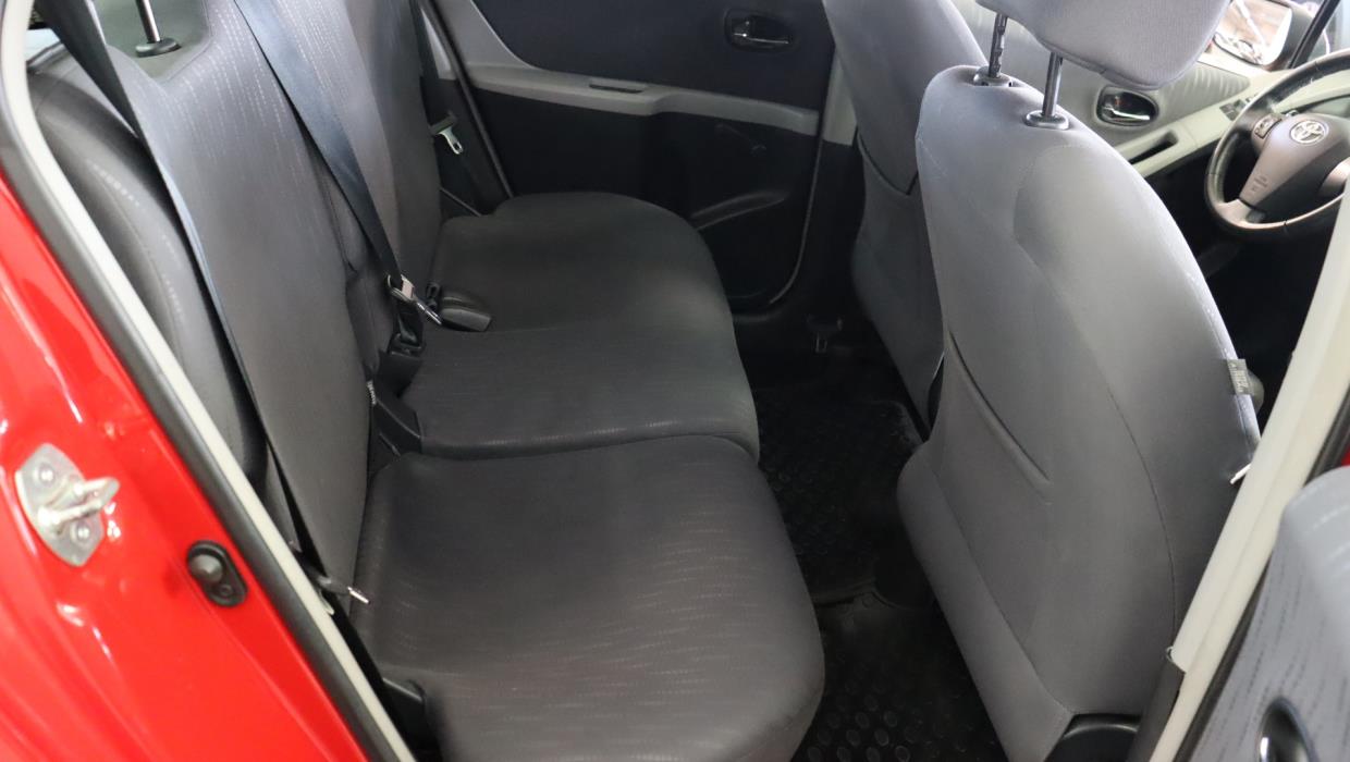 TOYOTA Yaris 2009