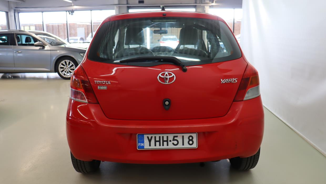 TOYOTA Yaris 2009